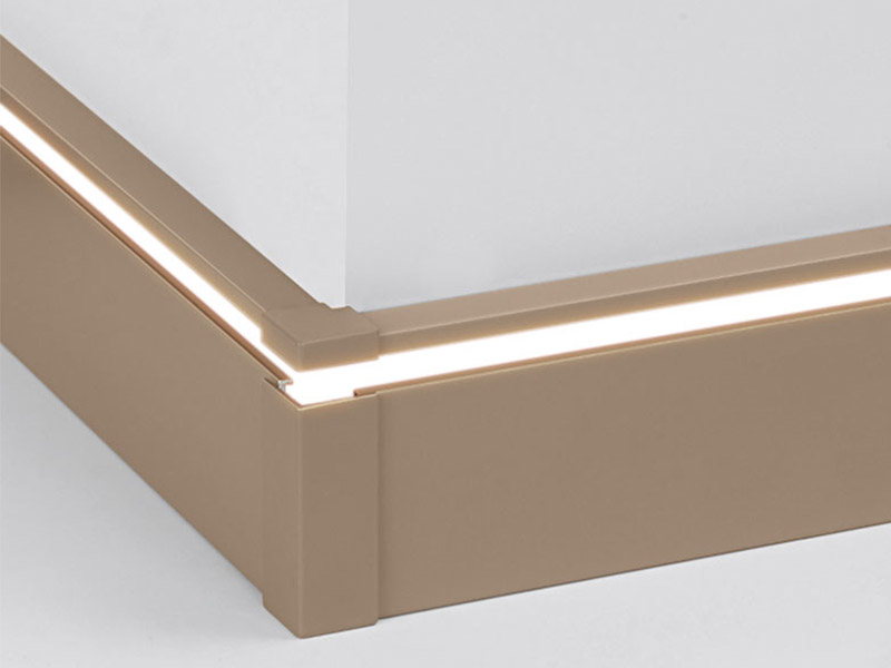 Алюминиевый плинтус со светодиодной подсветкой 50*9 мм