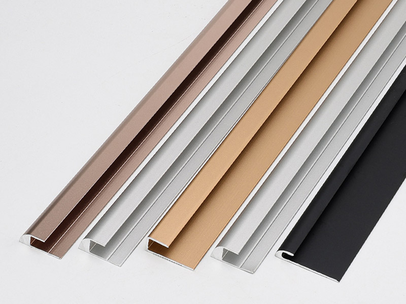 С-образная переходная полоса для пола