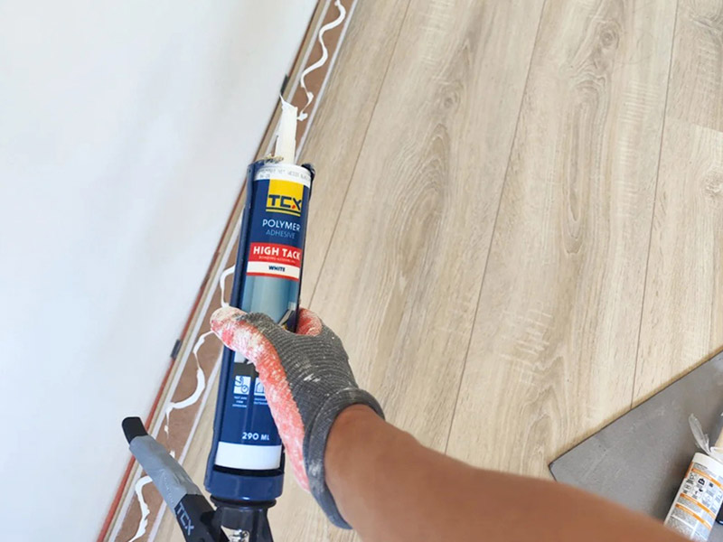 Плинтусы крепятся гвоздями