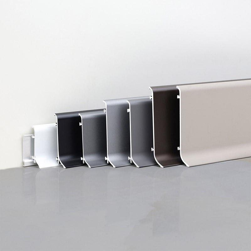 Процесс окраски поверхности плинтуса из алюминиевого сплава