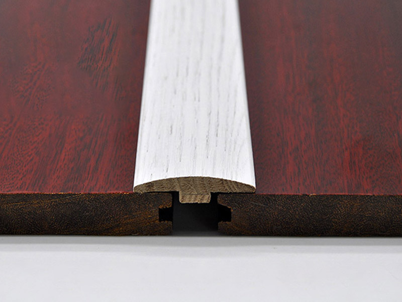 Т-образная планка из массива дерева