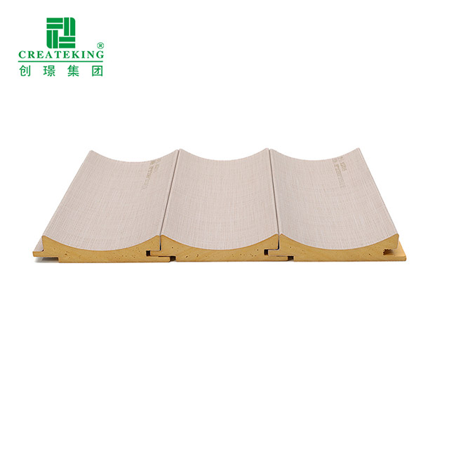 Стеновая панель с внутренней дугой 70*15 мм с рифлением