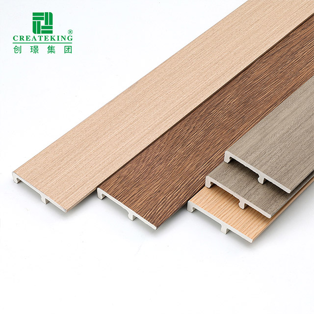 Плинтус с зажимом из ПВХ 60*12 мм