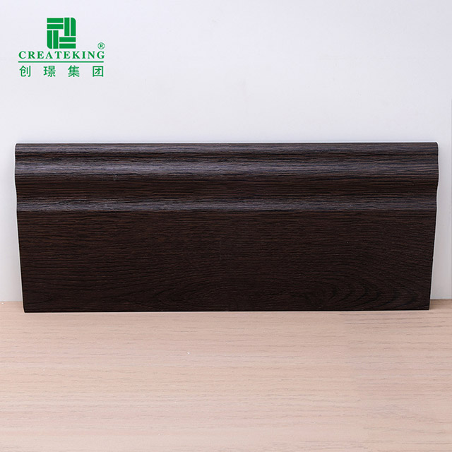 Плинтус для языка ягнят из ПВХ 100*15 мм