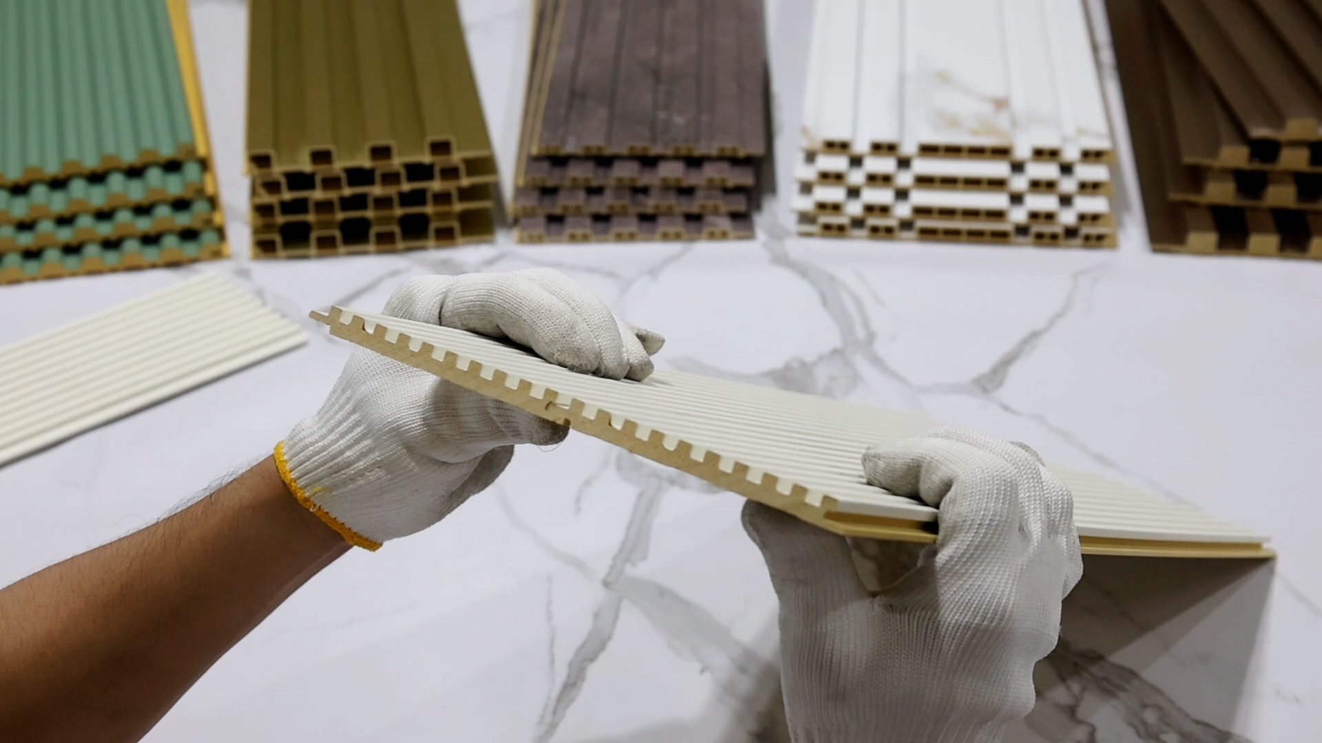 108*9,2 мм рифленая сплошная решетка из ПВХ (KS108-10F)