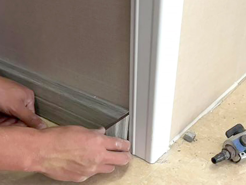 Как соединить квадратный плинтус?