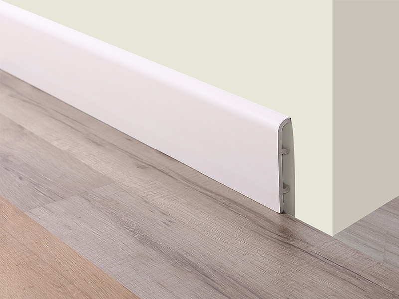 Плинтус с зажимом из ПВХ 100*16 мм