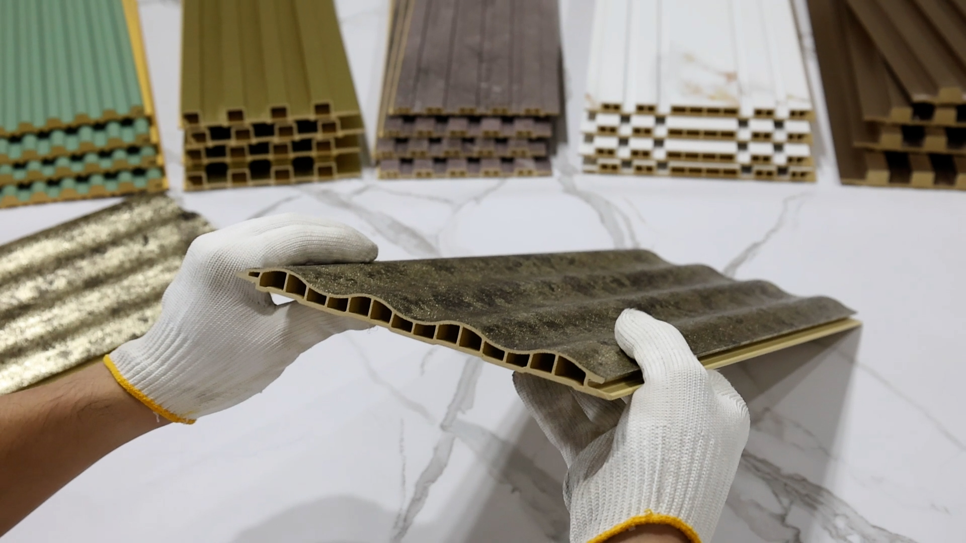 205*14 мм вогнутая рифленая панель (GS205-4DB)