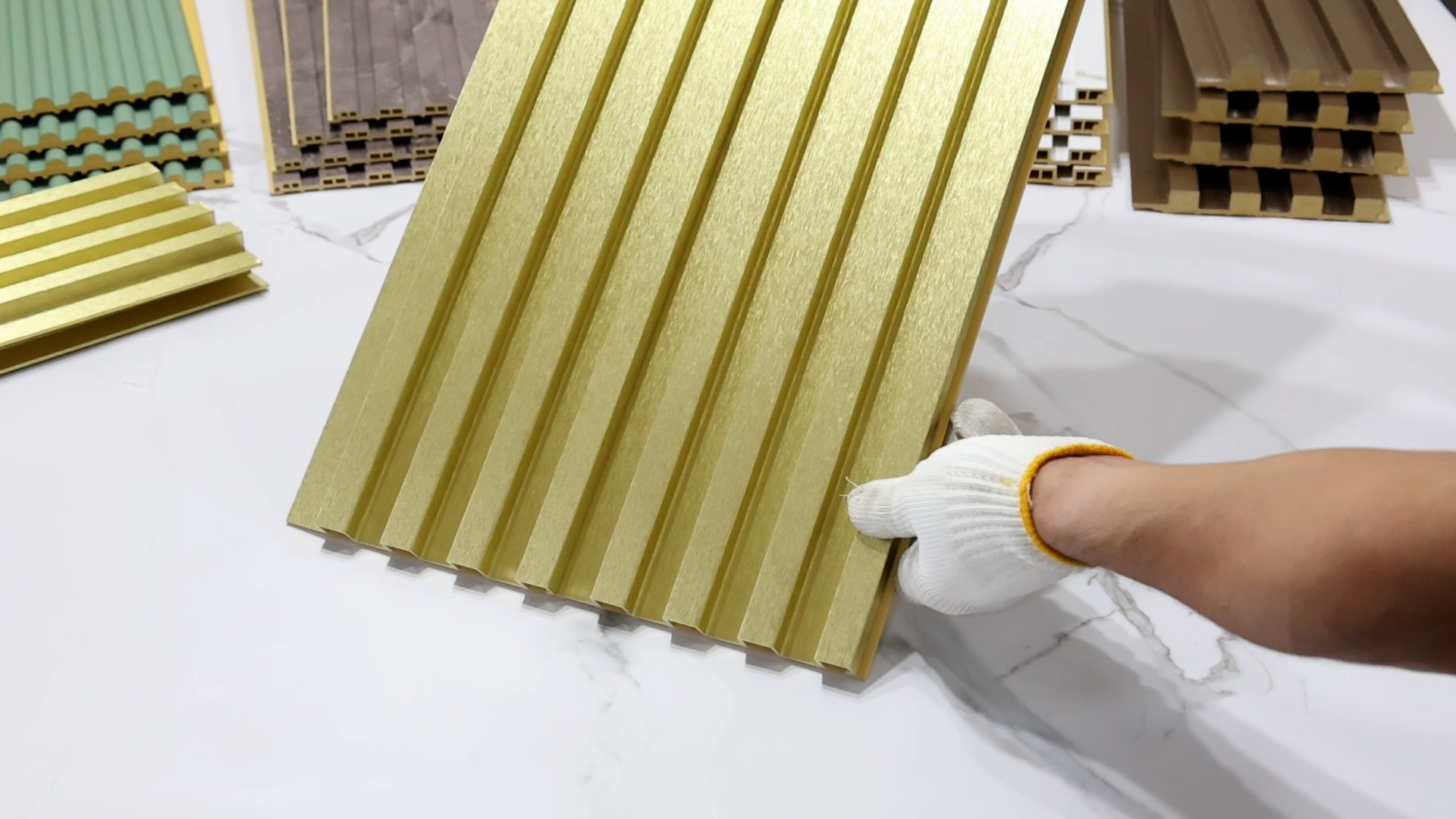 Настенная панель с металлическим золотом 155*17 мм (GS155*17-4F)