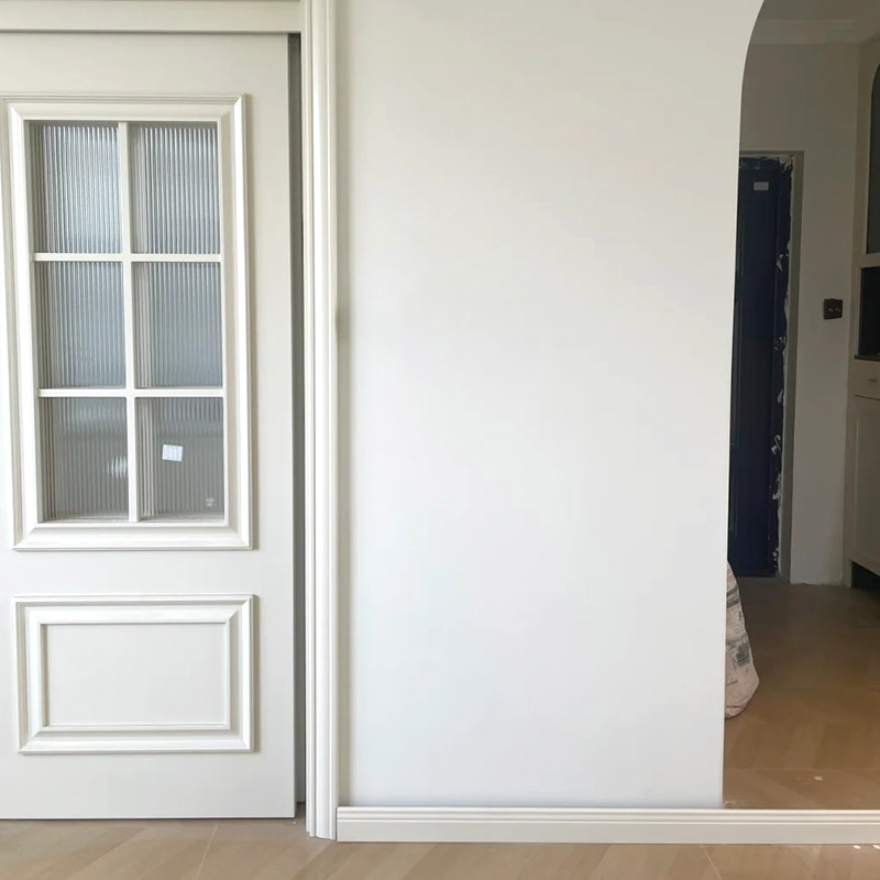 Что такое плинтус из массива дерева?