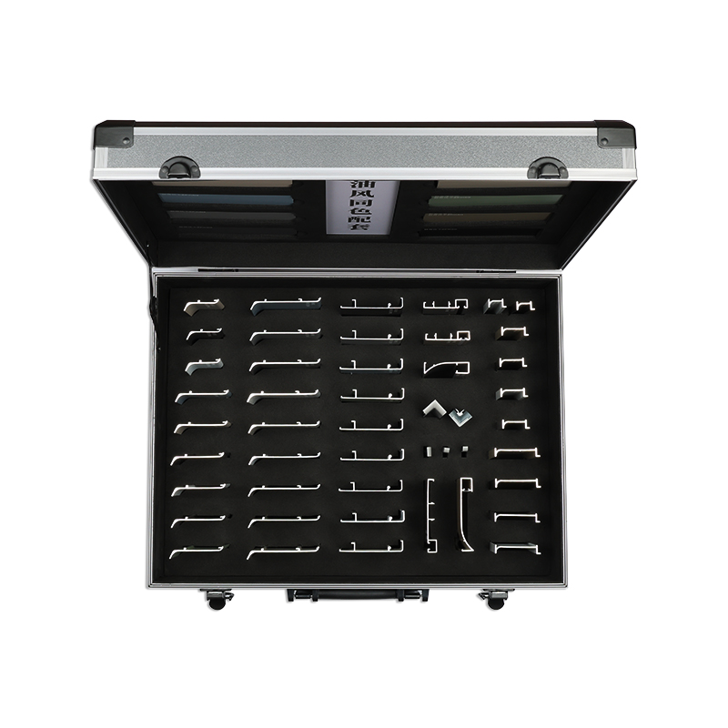 алюминиевый плинтус китай